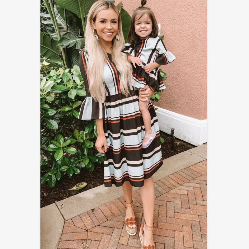 Платья для мамы и дочки весенняя одежда цельнокроеное платье в клетку с