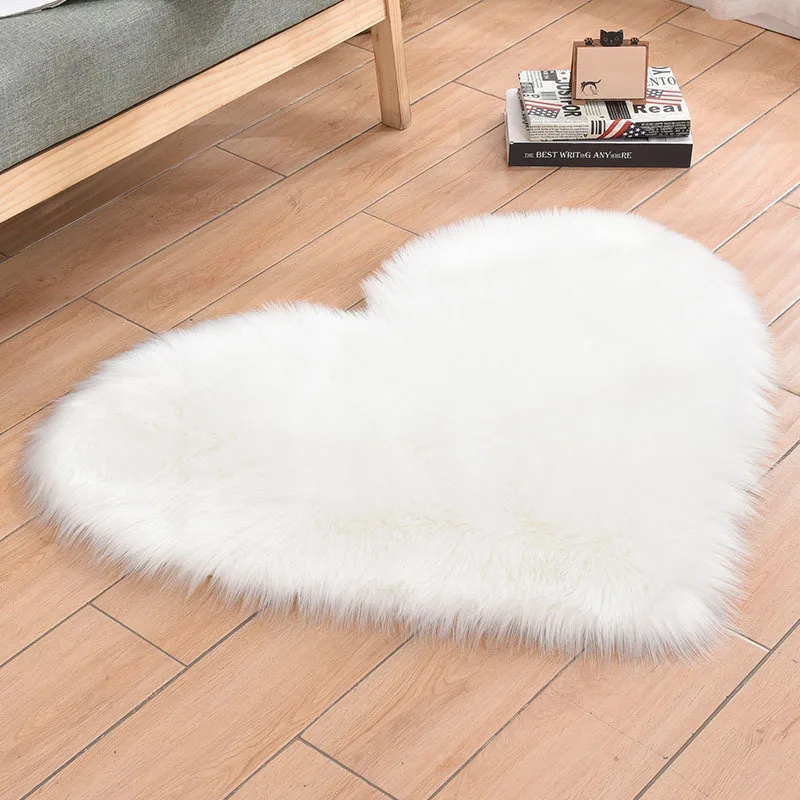 

Love Type Artificial Wool Floor Mats Bedside Bedroom Iving Room Coffee Table Sofa Carpets Cushion Floor Mat Christmas New Year