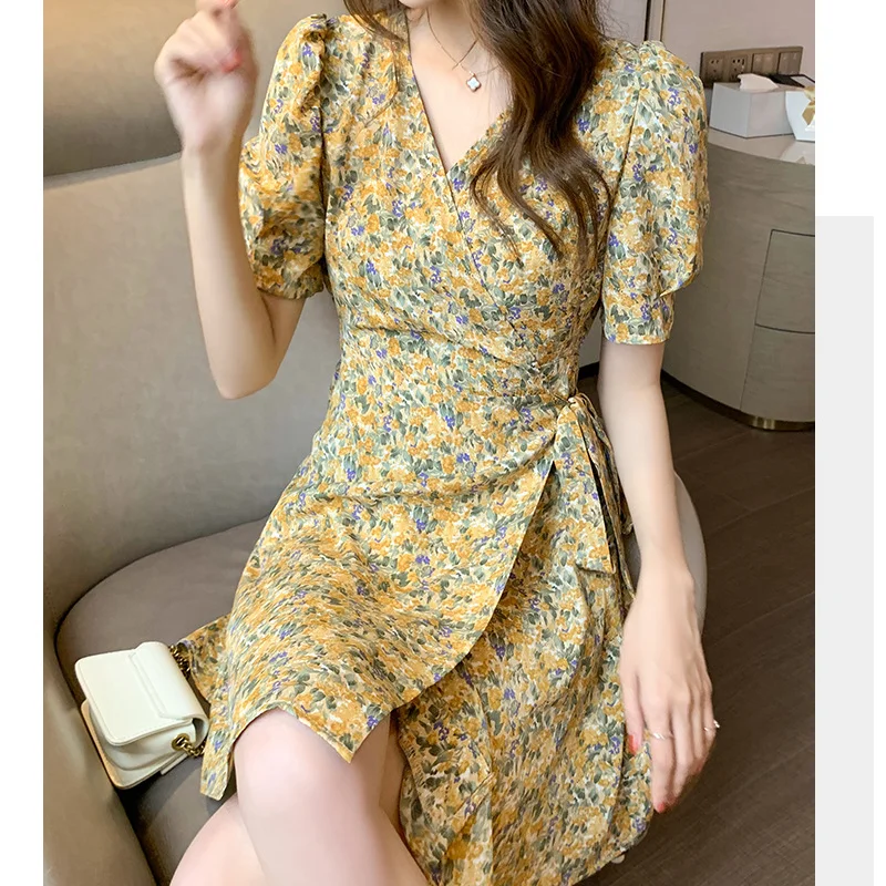 

New Fashion Women Dress 2021 Spring Summer V Collar Short Lantern Sleeve Floral Temperament Vintage Slimming Female A-line Dress