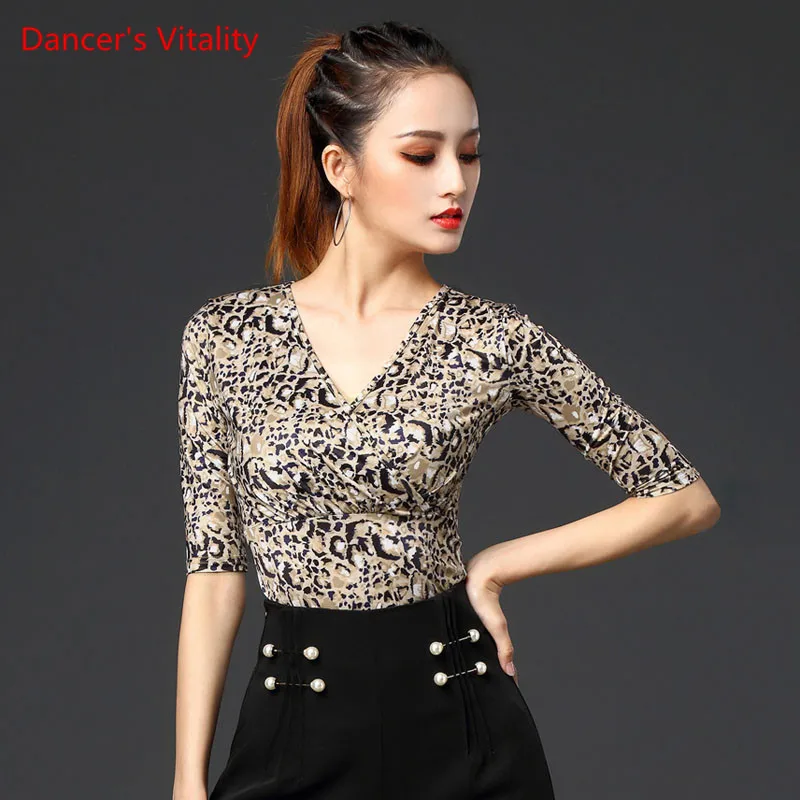 

Новинка для латинских танцев, женский сексуальный топ с v-образным вырезом для взрослых, одежда для выступлений, национальный стандарт, одеж...