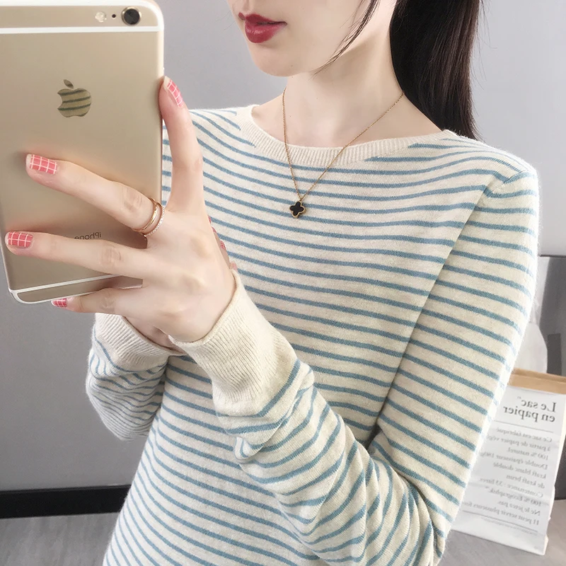 

Room 217956, row 5, No. 6 lower] real shooting, low crew neck, curled sleeves, striped knitted bottoming shirt [1690] 32