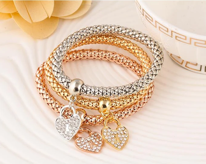 3 предмета в комплекте партия эластичные браслеты с брелоками для женщин