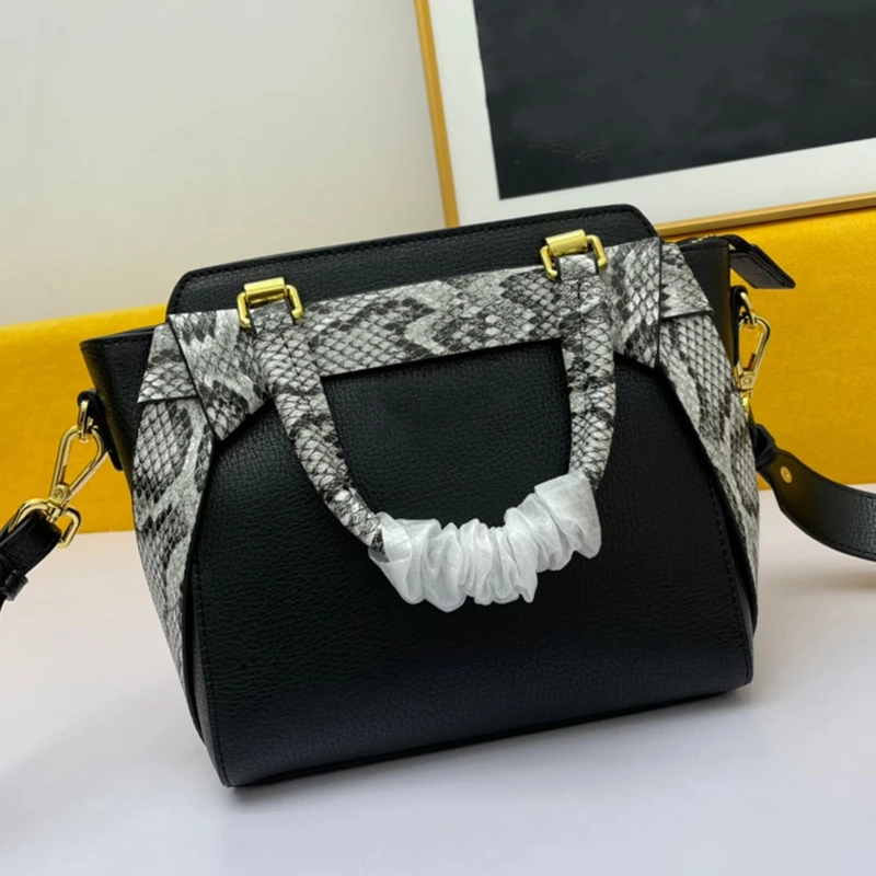 

2021 fashion luxury brand elegant women's handbag classic retro women's handbag leather mini bag free delivery