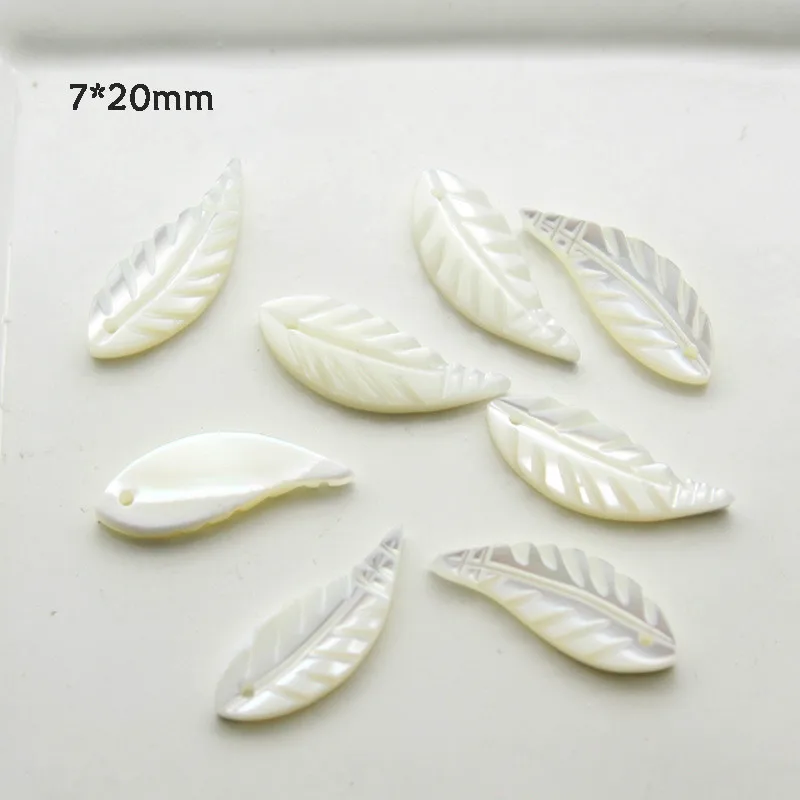 Натуральный перламутровый кулон в виде кленового листа с желтым ракушками колье