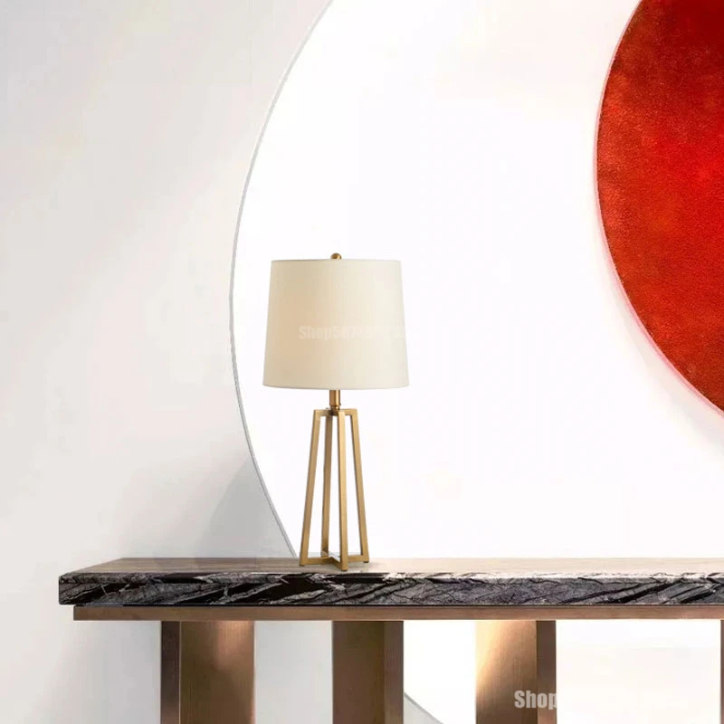 Тканевая Золотая настольная лампа в Европейском стиле украшение для гостиной