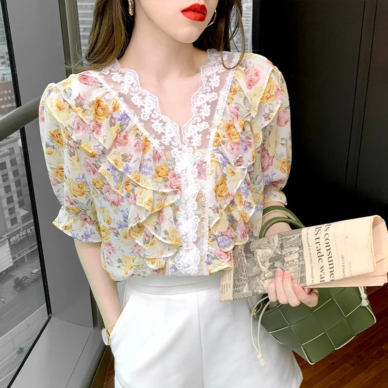 

2021 summer new style western style lace stitching V-neck broken flower lotus leaf sweet Chiffon Top