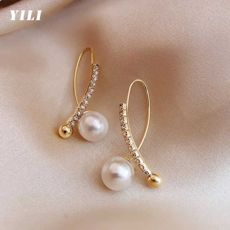 

2021 New Korean Imitation Pearl Earrings Inlaid Cubic Zirconia Pearl Drop Earrings Sweet Temperament Simple Stud Female Jewelry