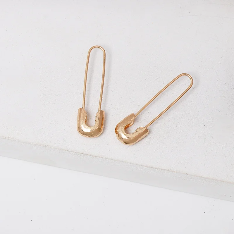 Панк Золото письмо безопасности Pin Paperclip серьги для женщин Уникальный дизайн кристалла заколки со стразами серьги Модные ювелирные изделия