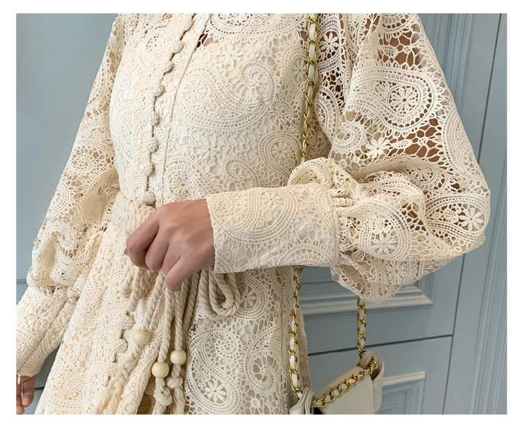 Брендовое дизайнерское однотонное платье с цветочной вышивкой осеннее женское открытое мини-платье с рукавом-фонариком и стоячим воротником со шнуровкой