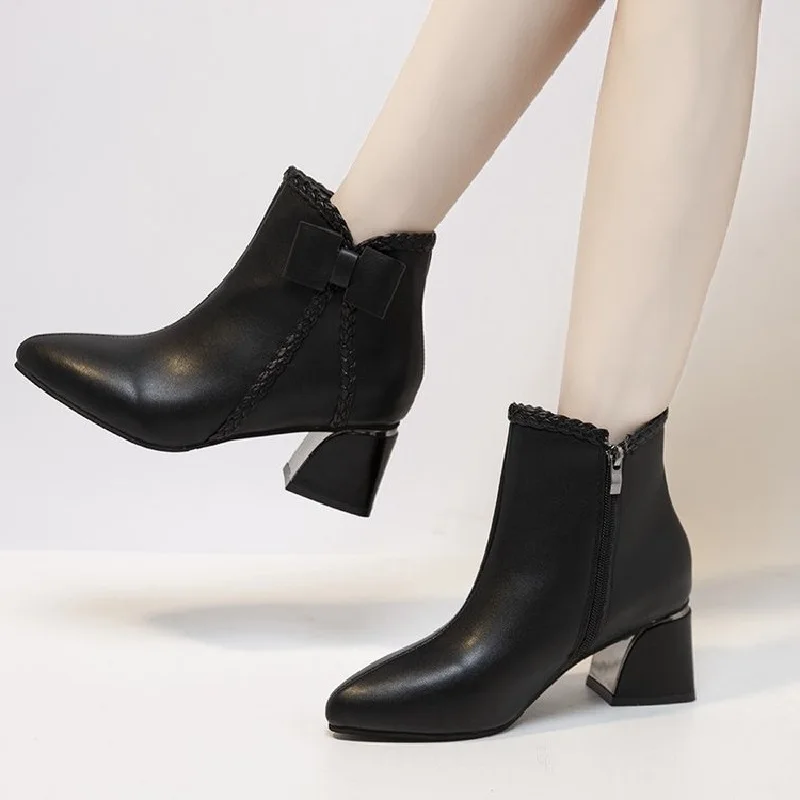 

2021 Autumn/Winter Ankle Boots Woman Short Boots Pointed toe Women Fall Shoes Booties Pointed toe Squre Heel Footware Black