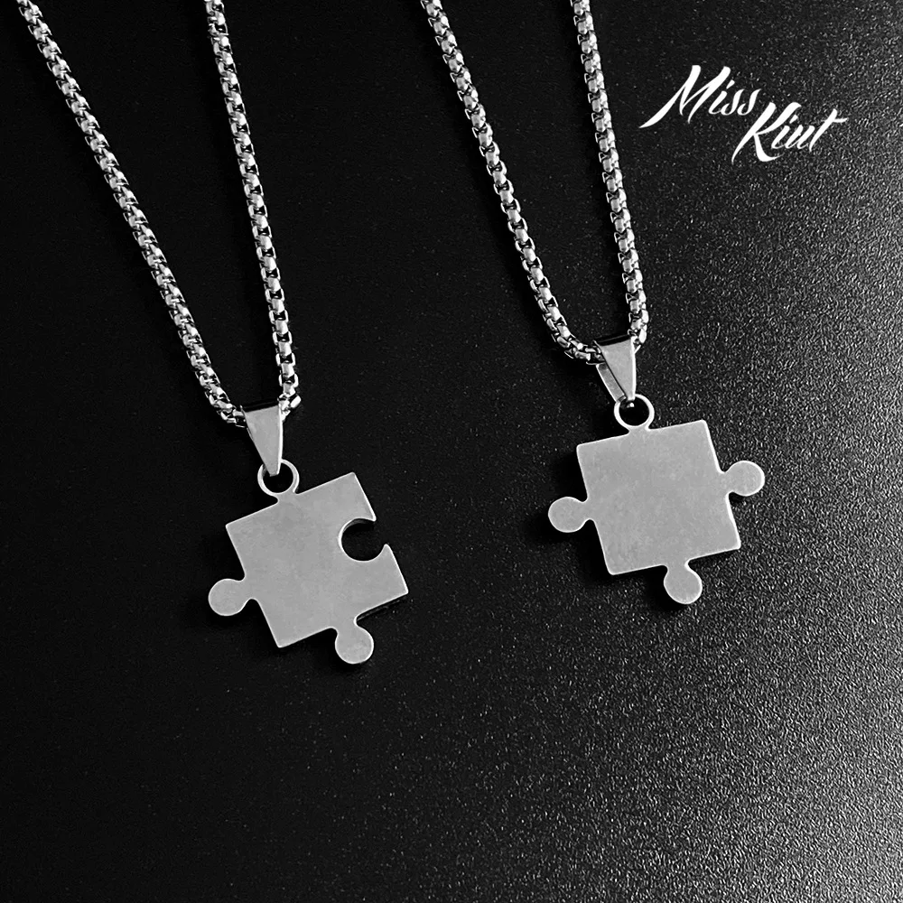 

Astronaut Magnet Titanium Steel Necklace Ins Fashion Men And Women Heart-to-heart Pendant Couple Long-distance Love Wedding Gift