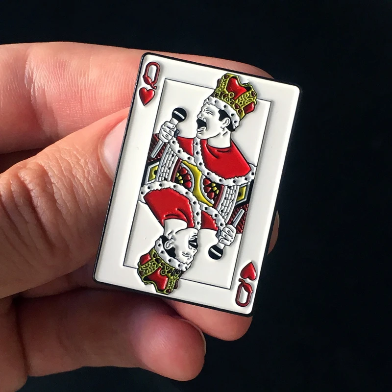 Металлическая эмалированная брошь в виде покера стиле рок-группы | Украшения и