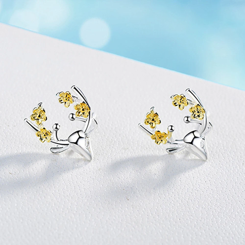 

Personality Christmas Elk Contracted Fashion Earring The Beauty Of The Female Temperament Stud Earrings Jewelry Gifts