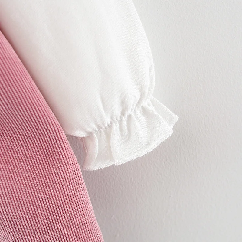 Детское платье с длинным рукавом отложным воротником и клубничными оборками