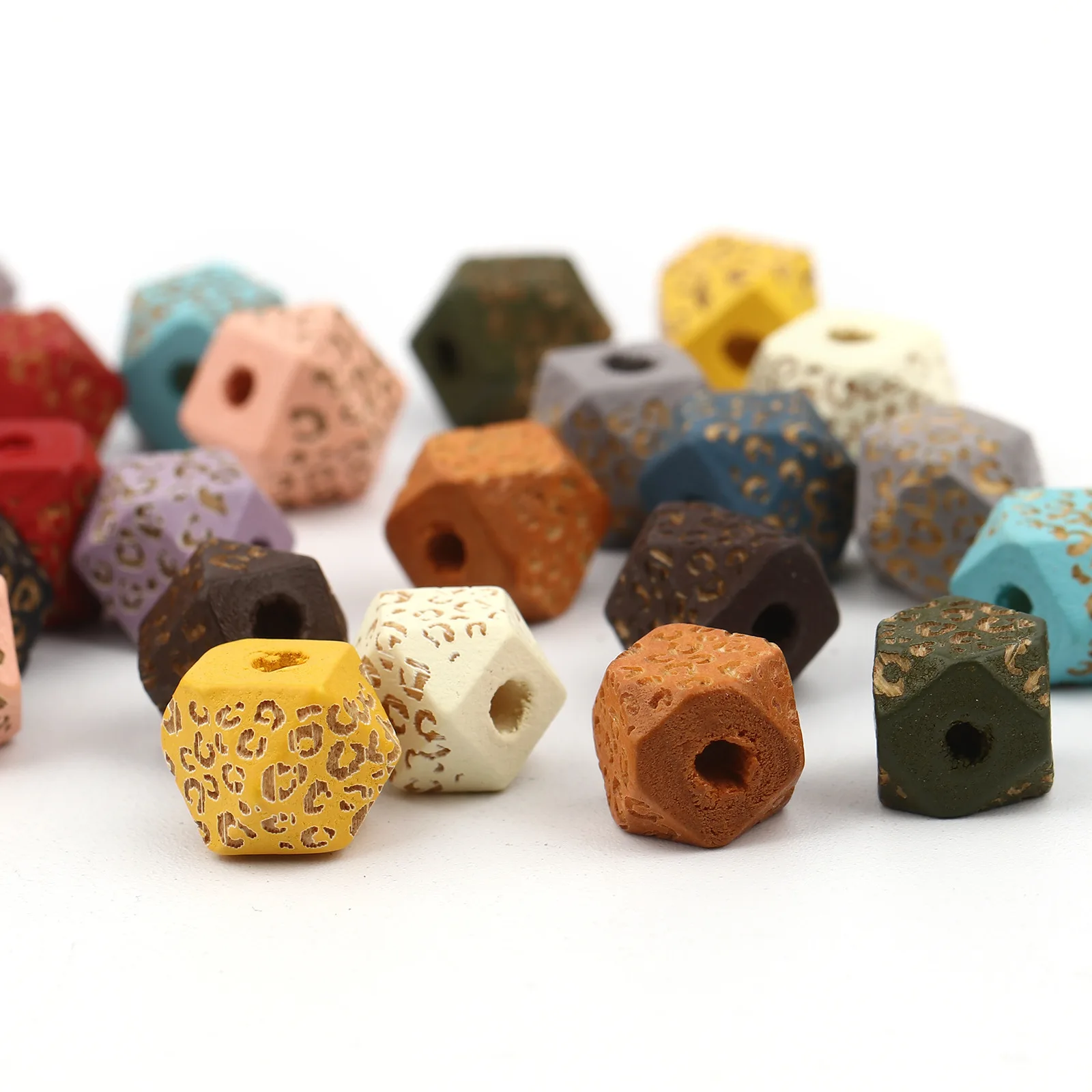 DoreenBeads розница 20 шт. красочные бусины из натурального дерева геометрический