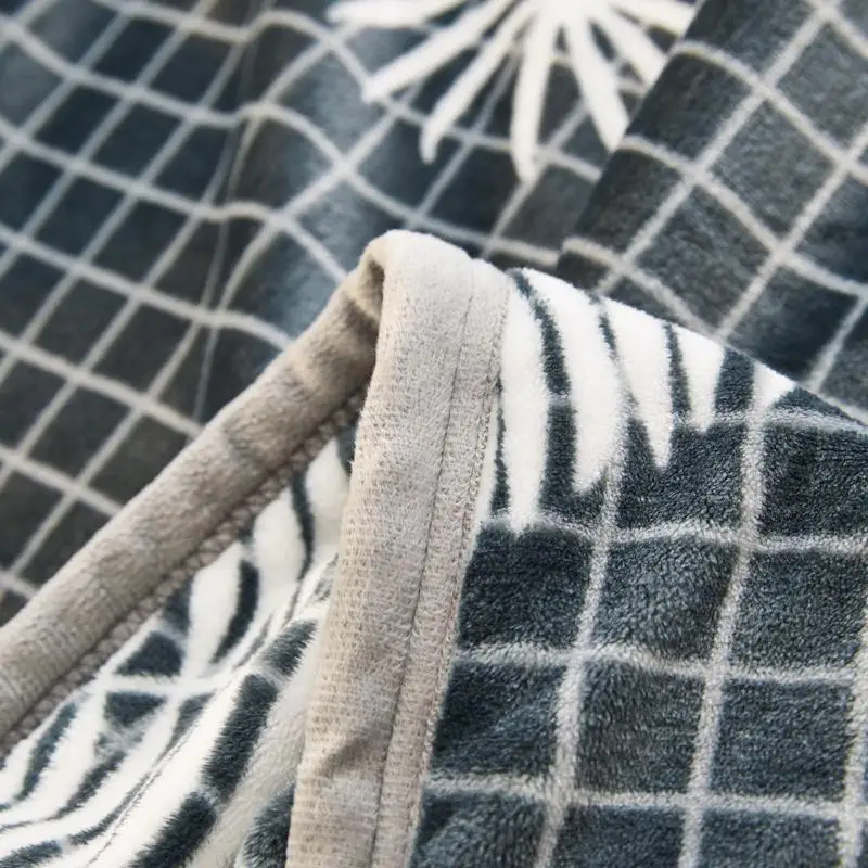 

41 High quality Thicken plush bedspread blanket 200x230cm High Density Super Soft Flannel Blanket to on for the sofa/Bed/Car