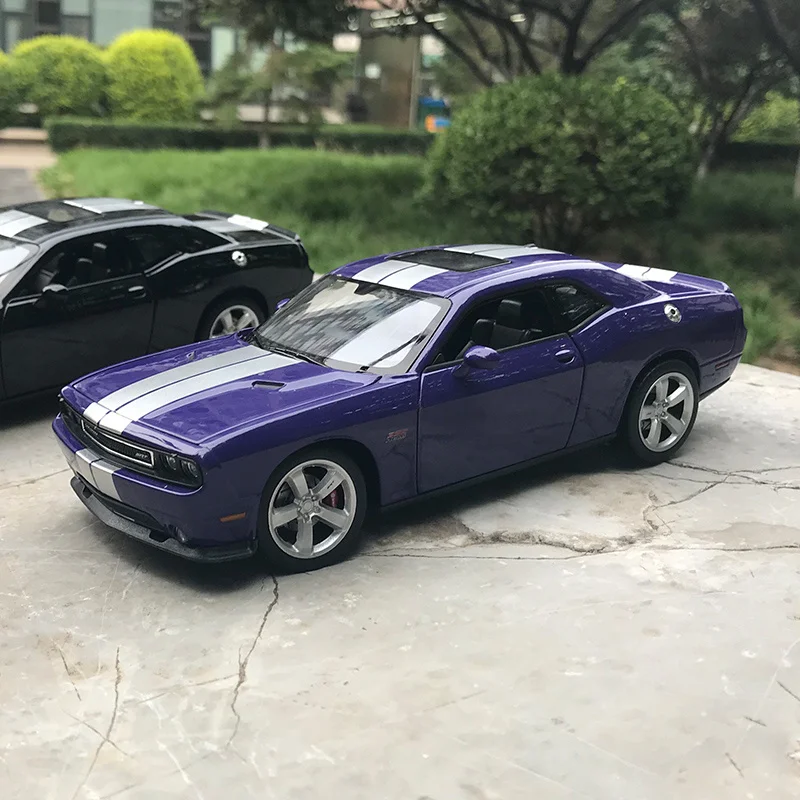 

Модель спортивного автомобиля в стиле ретро Dodge challenger, модель из металлического сплава, коллекция моделей автомобилей, подарки, игрушки для ...
