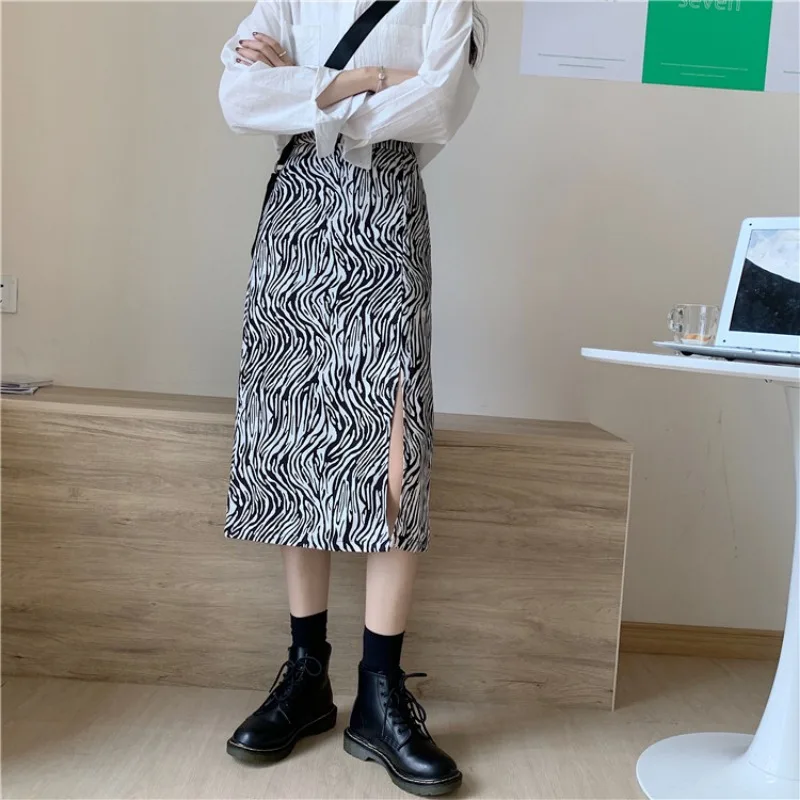 

Autumn new style retro Hong Kong-flavored zebra short skirt, high waist, thin, all-match girlfriends, A-line skirt, female trend