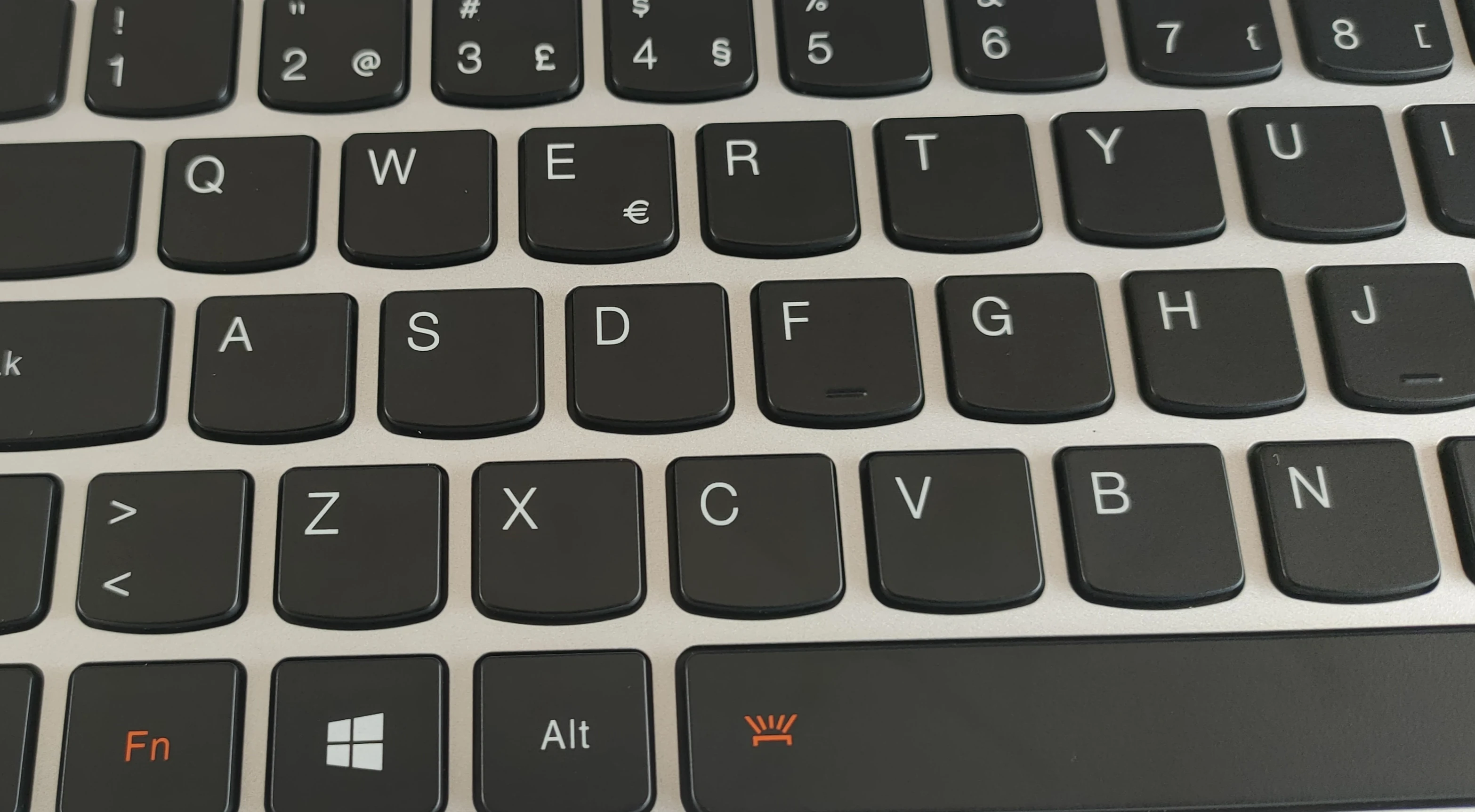 Клавиатура для ноутбука Lenovo G50 с черной подсветкой португальским языком FRU 5N20HO3561