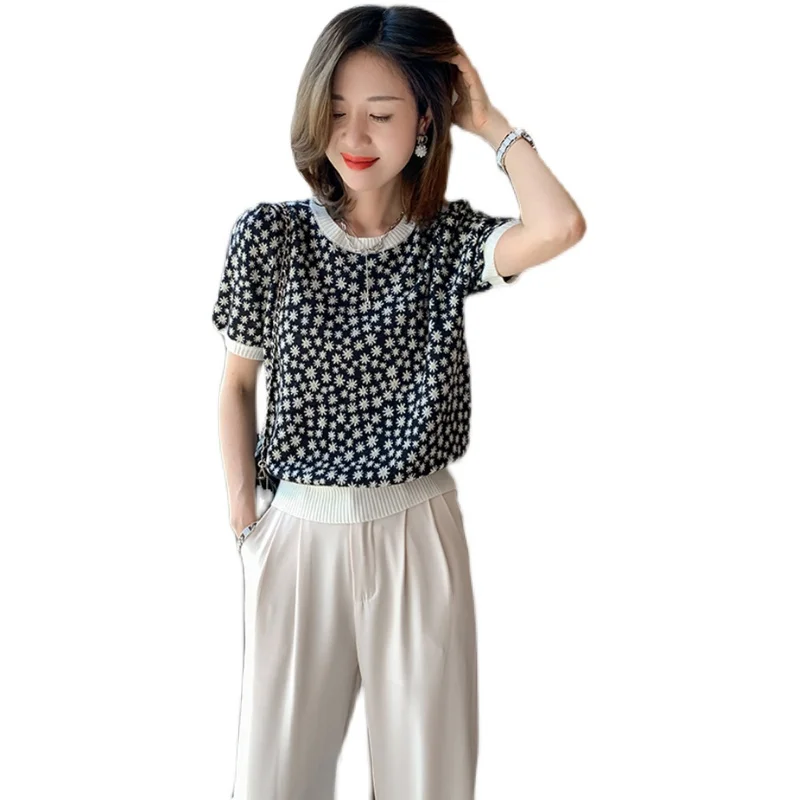 

2021 Sale (2 On The Side Line No. 4) Film Web Celebrity Figure Round Collar Little Daisy Short Sleeve Turtleneck Sweater 34