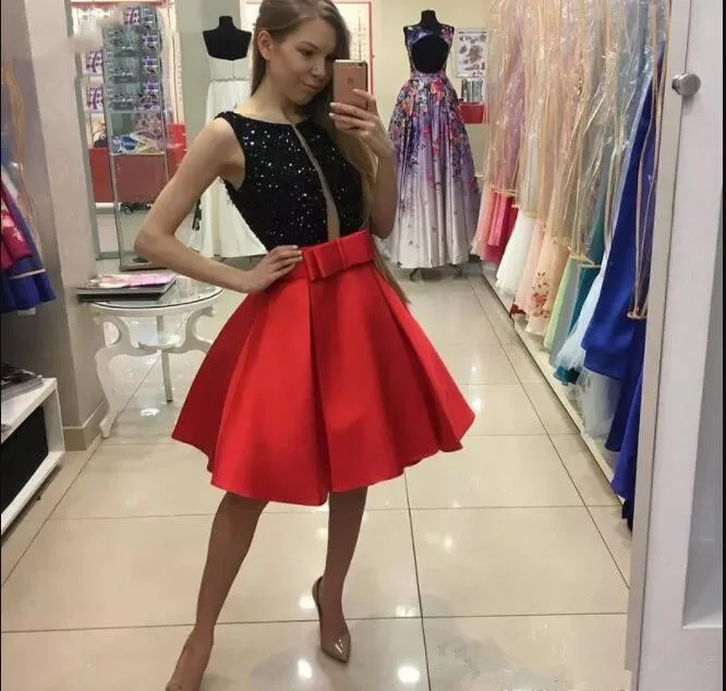 

Black&Red A Line Homecoming Dresses with Bow Rhinestone Black Top Graduation Party Gowns Short Prom Dress