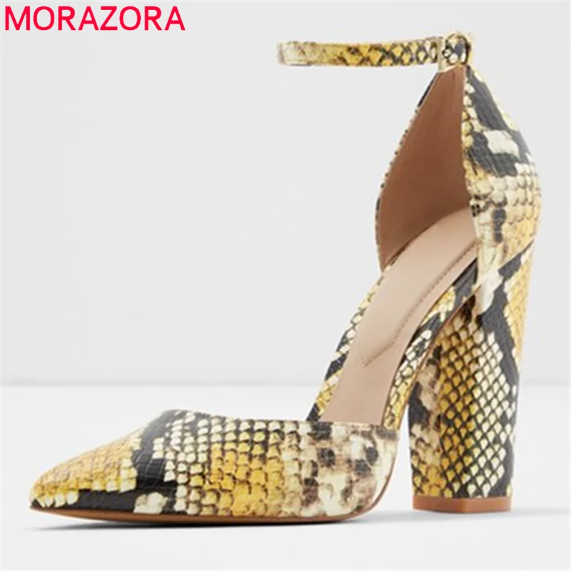 MORAZORA/2020 Новое поступление Женские туфли-лодочки с острым носком и пряжкой в виде