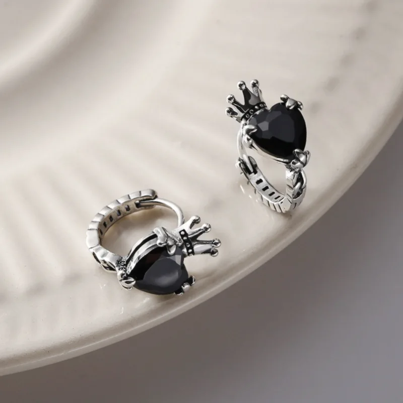 

Серьги-кольца женские из серебра 925 пробы с черным Цирконом
