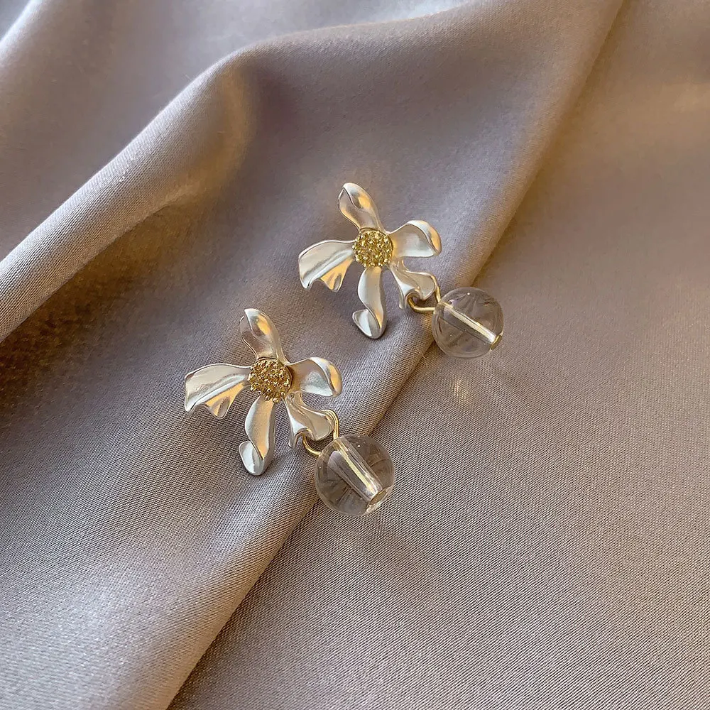 Милые висячие серьги с цветком милые лепестками матовые кристаллами для женщин