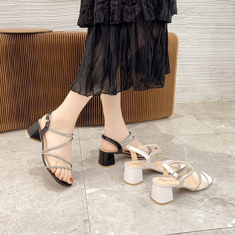 

Beach Sandal Woman Luxury Med Clear Heels Female Shoe Square Toe 2021 Summer Medium Gladiator Girls Rhinestone New Fashion Comf