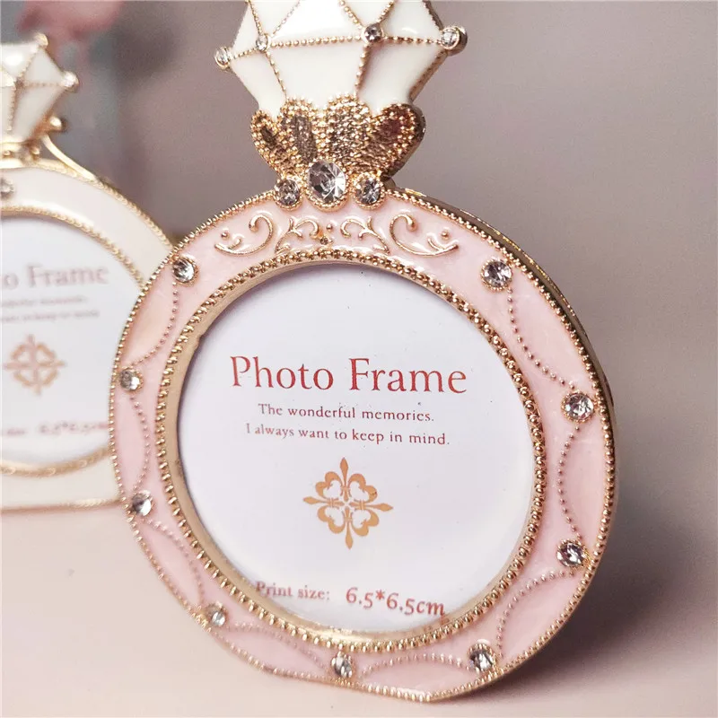 Рамка для фотографий в скандинавском стиле маленькая круглая металлическая