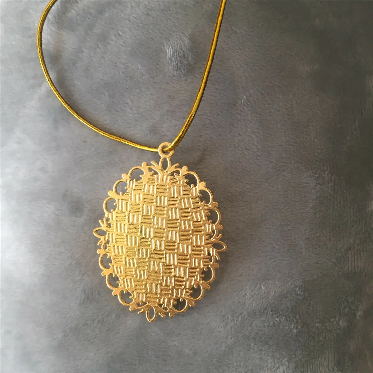 Ожерелье с подвеской в виде галстука бабочки из аниме фиолетового цвета цепочка