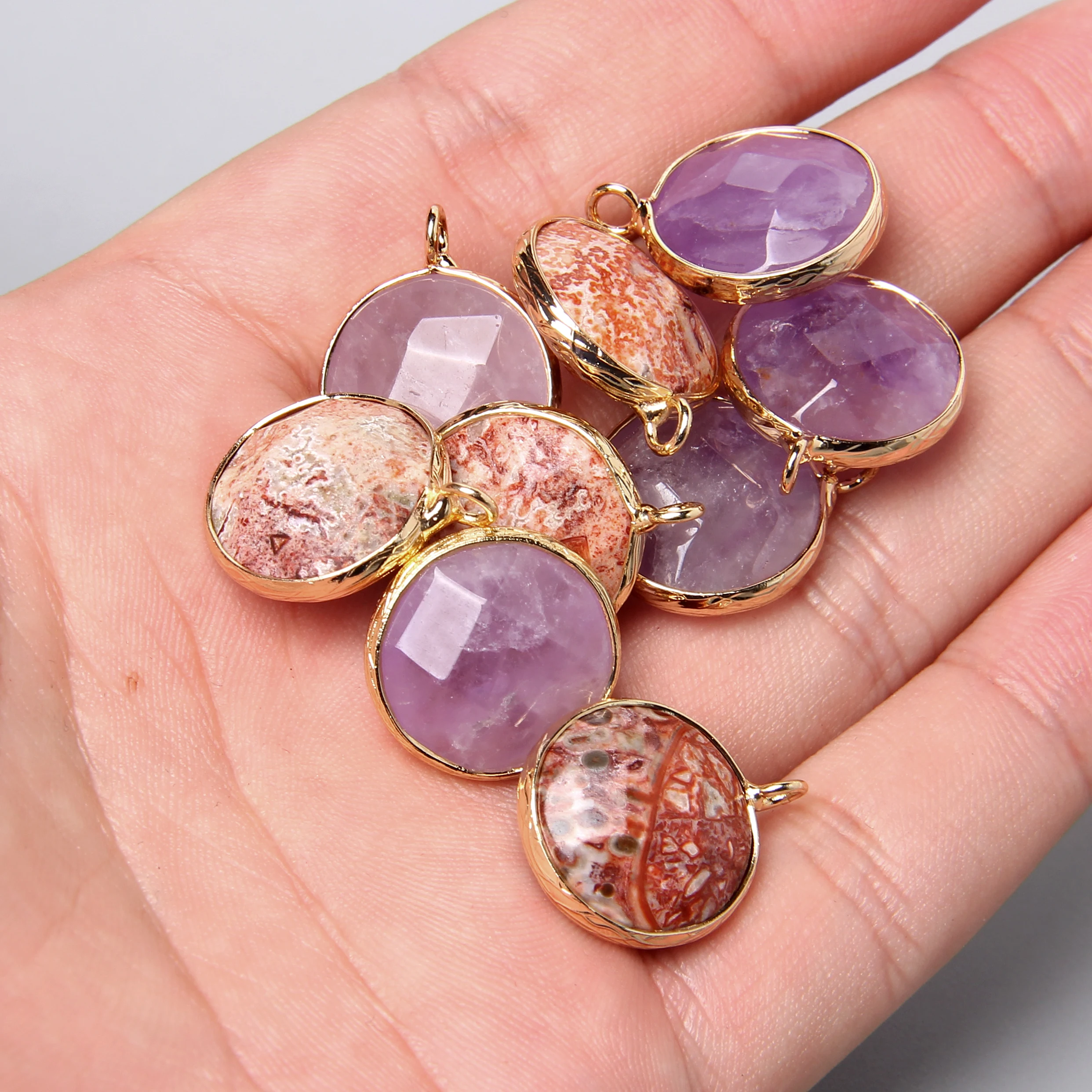 Подвеска из драгоценного камня натуральная граненая фиолетовая красная