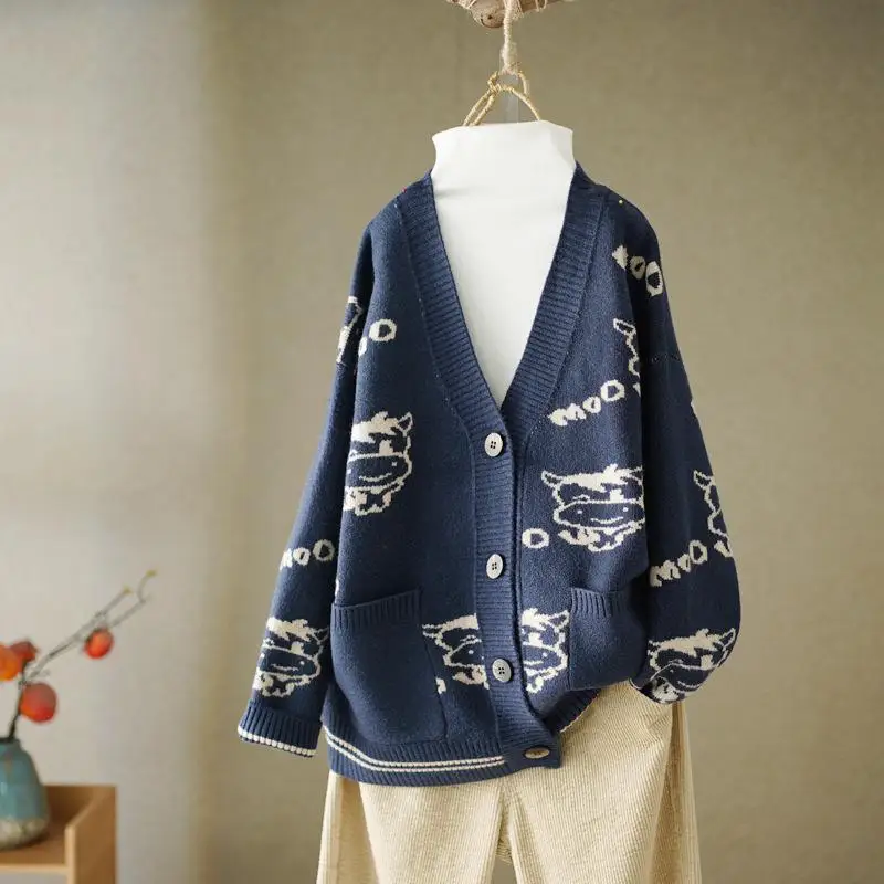 

Бесплатная доставка свитер женский зимний ретро повседневный длинный рукав карманы однобортный свободный удобный теплый вязаный кардиган...