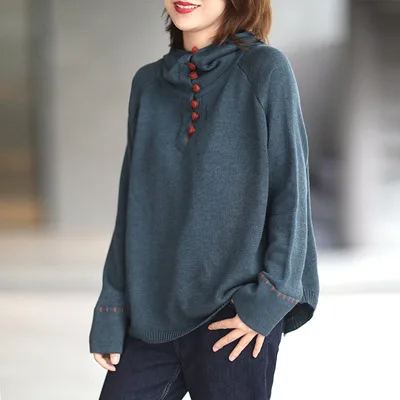 

Свитер женский вязаный с капюшоном, с пуговицами