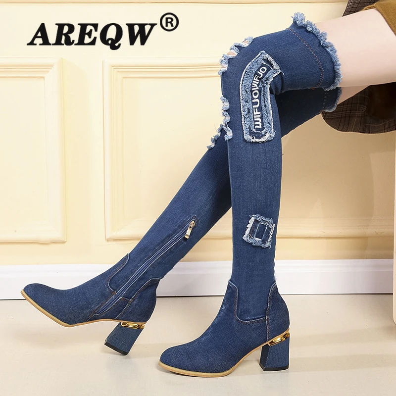 Женские джинсовые сапоги выше колена обувь на толстом высоком каблуке с острым