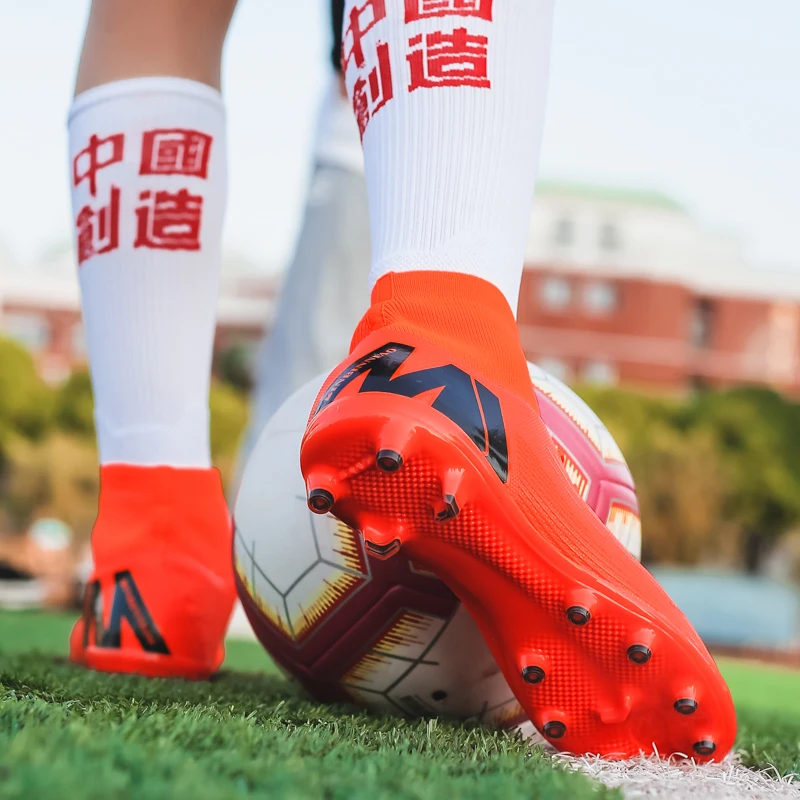 Hot Sale Soccer Shoes Men Long Spikes Football Cleats Teenager Ankle High Top Football Shoes Men Outdoor Soccer Training Sneaker