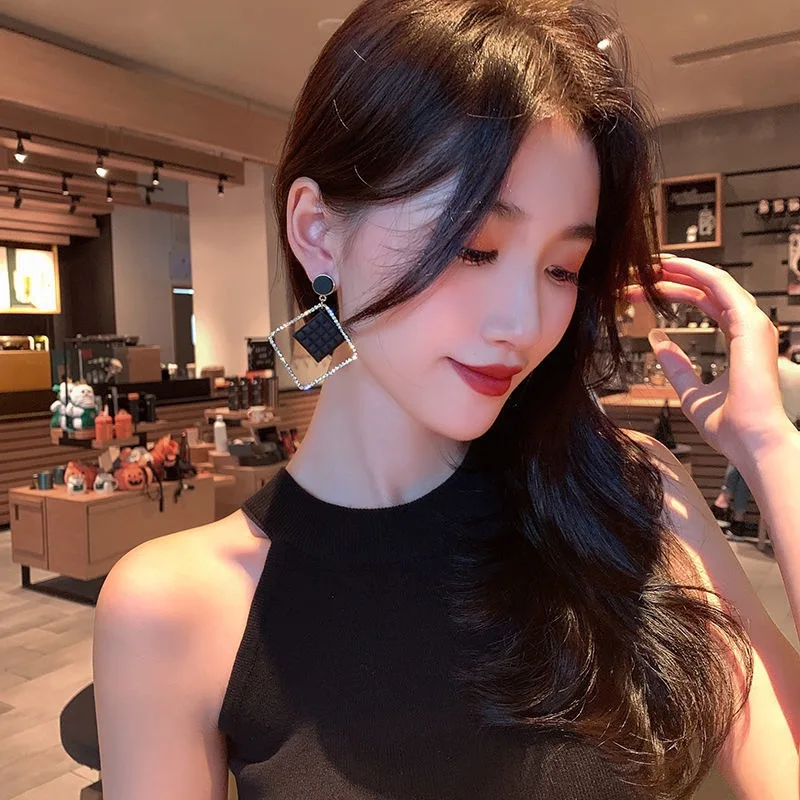 

Geometric Square Set Diamond Diamond Korea New Temperamorous Design Sense Earrings Simple Minority Earring Christmas Jewelry