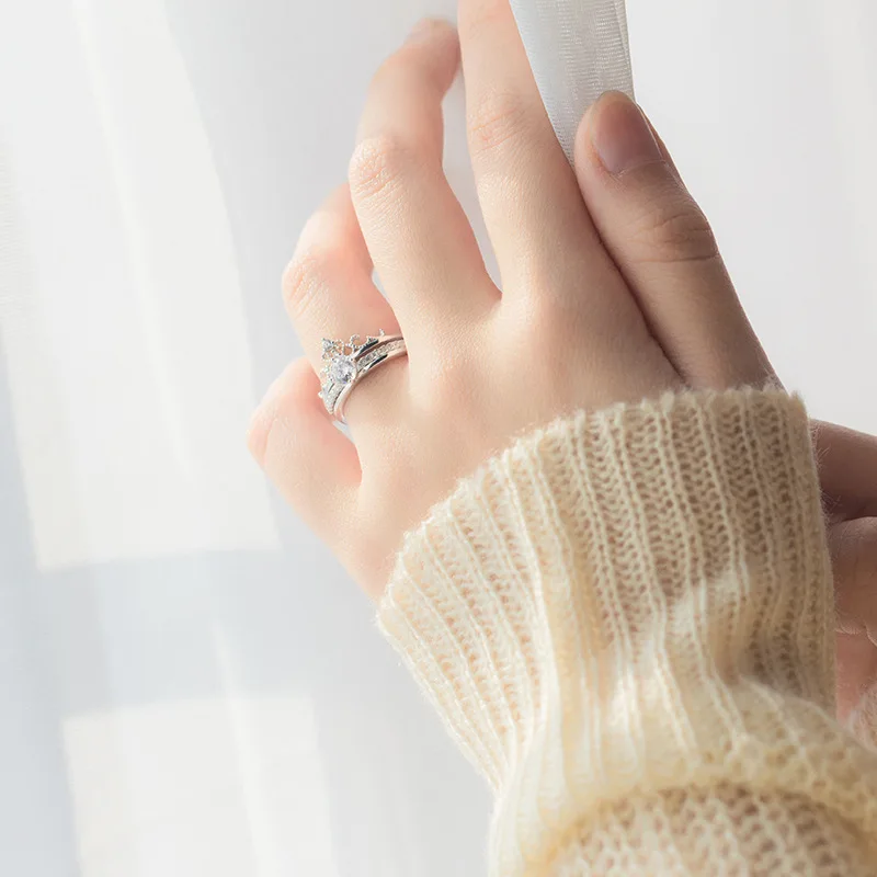 Кольцо женское из серебра 100% пробы с короной фианита регулируемое J3925 | Украшения