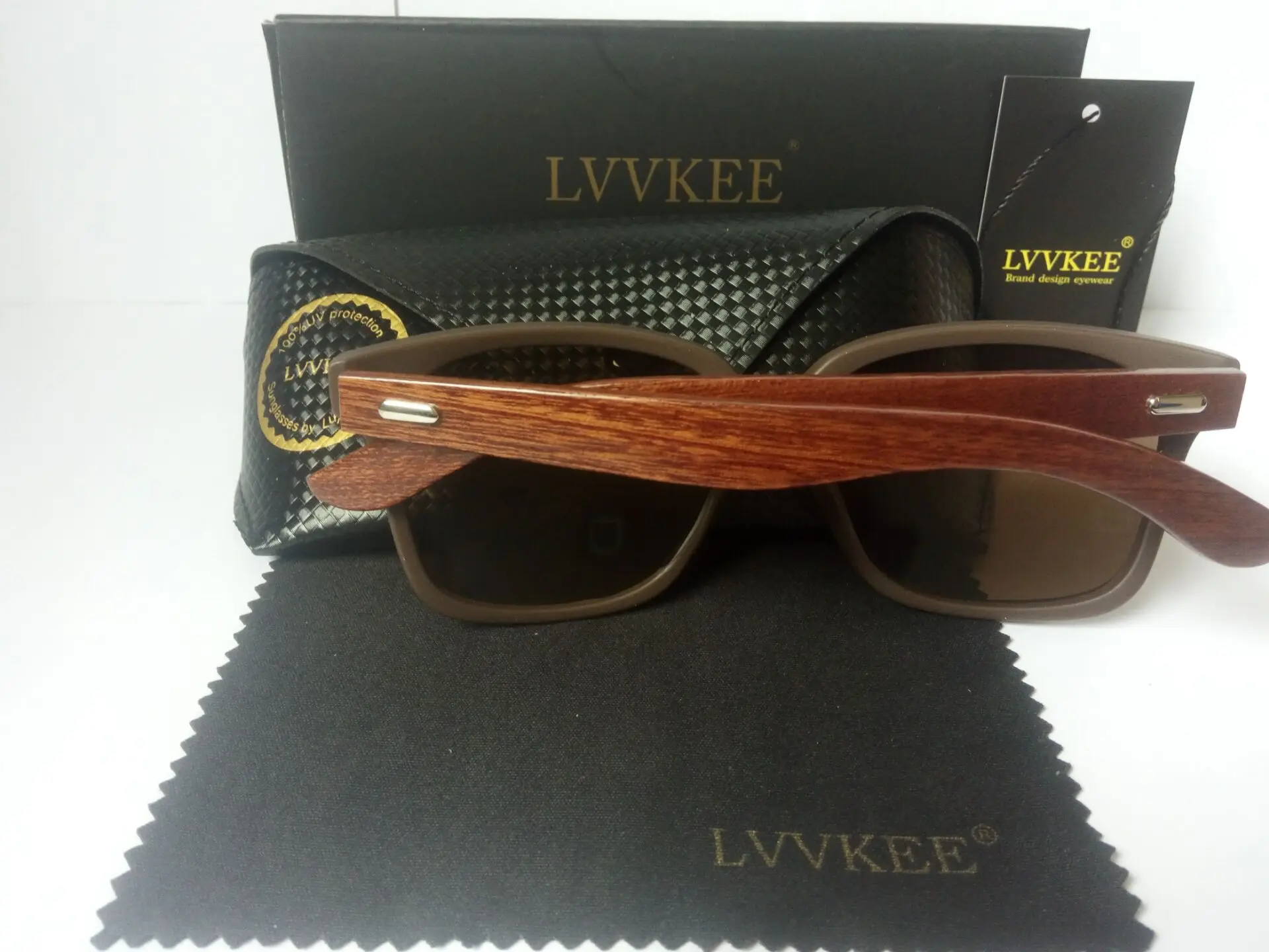 LVVKEE высококачественные женские солнцезащитные очки ручной работы из орехового