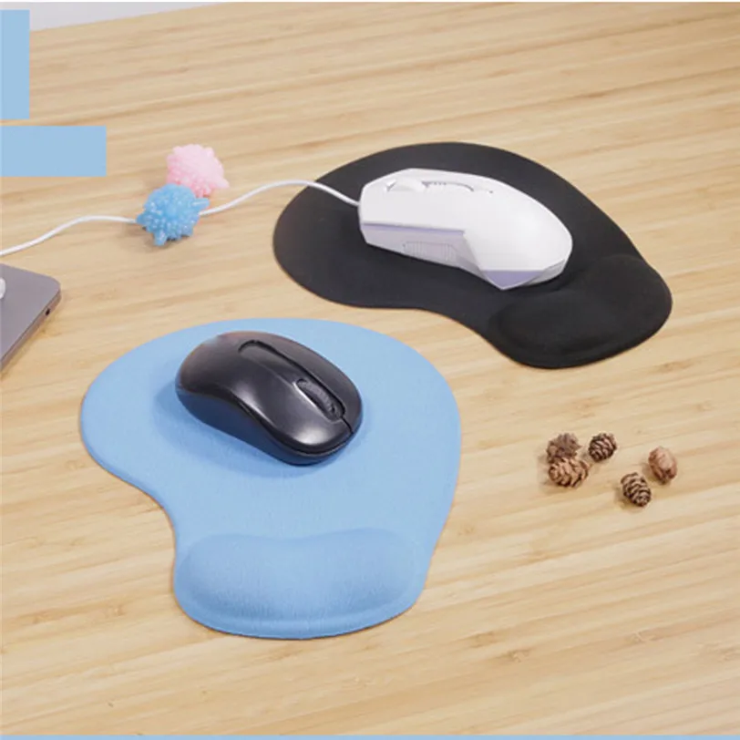 

Game Mouse Pat Silicone Soft Mouse Pad with Wrist Rest Support Mat for Gaming PC Laptop for Mac 210*240*4 mm