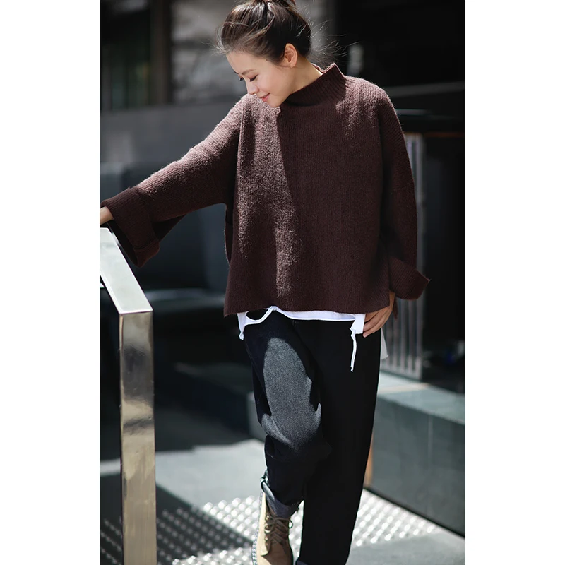 Художественный свободный и универсальный свитер MICOCO M5228 с боковыми пуговицами