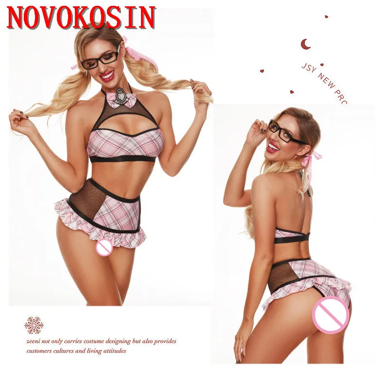 Комплект эротического нижнего белья из бюстгальтера и трусиков с открытой