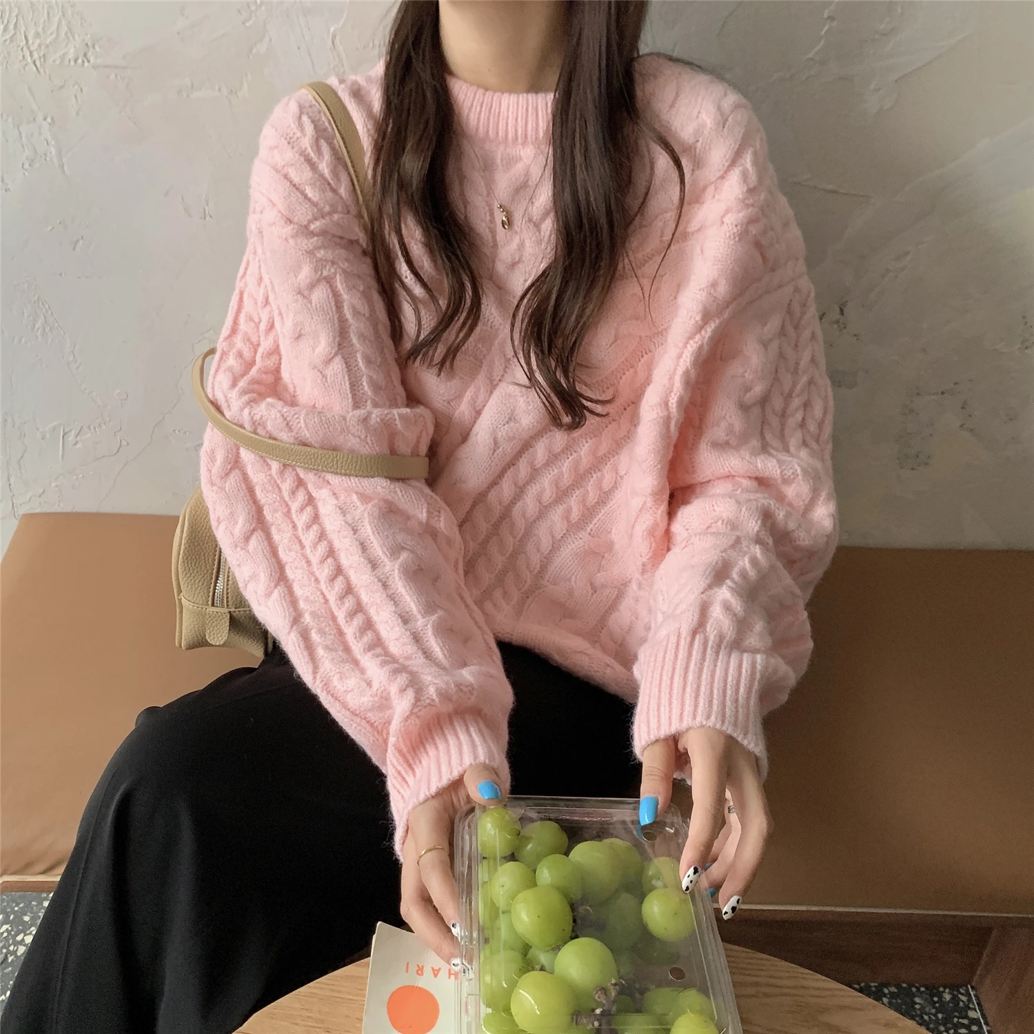 

Gentle wind pink short sweater women's loose wear 2020 new autumn / winter versatile long sleeve twist sweater