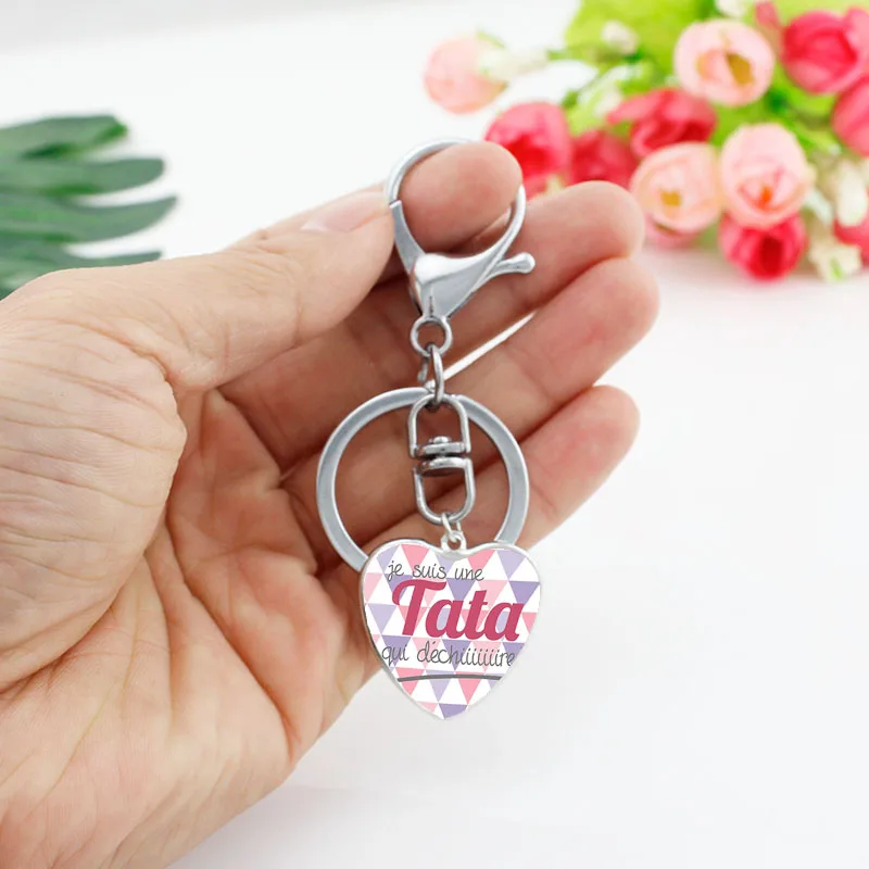Фото Новинка 2019, модные брелоки с надписью Je un suis Pepe qui Dechire в форме сердца, модные украшения, надпись «I love papa», стеклянный кулон, брелок с надписью ... №5