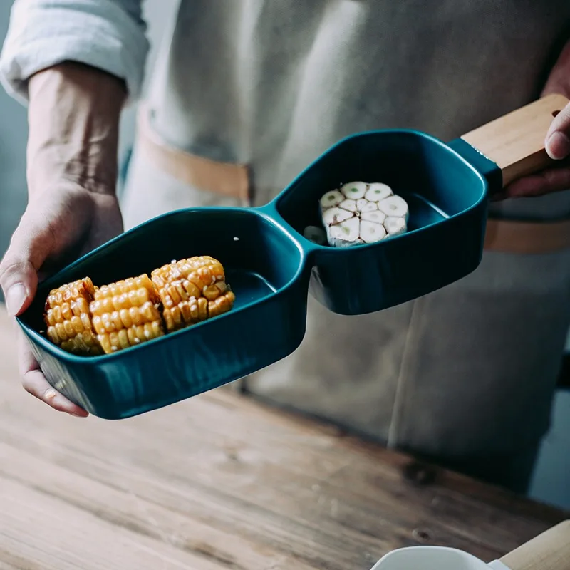 Керамическая тарелка для закусок с 2 ячейками и деревянной ручкой Салатница