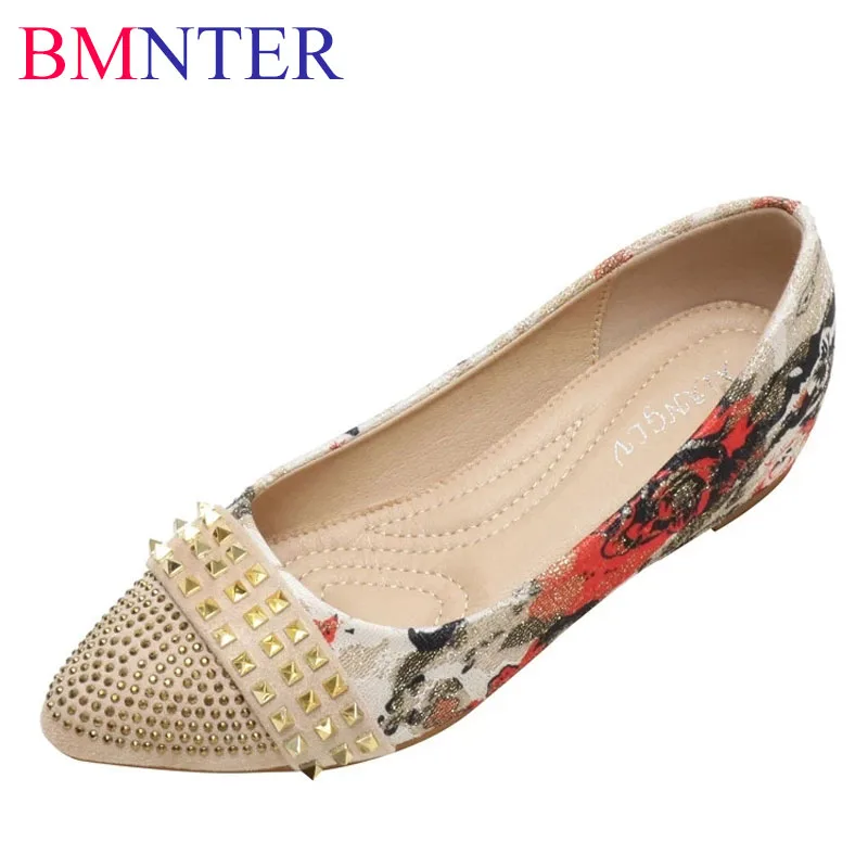 

BMNTERRhinestone Rivet Non-Slip Women Flat Shose Elegant Heel Sexy Shoes Pointed Toe Ladies Shoes Internal Increase Single Shoes