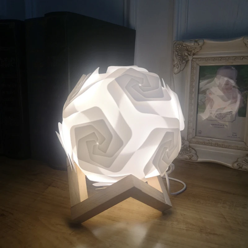 

Лампа В Форме Розы в форме шара, светодиодный ночник для гостиной, креативная сборка, подарок для ребенка, детской, спальни, цветная настольн...