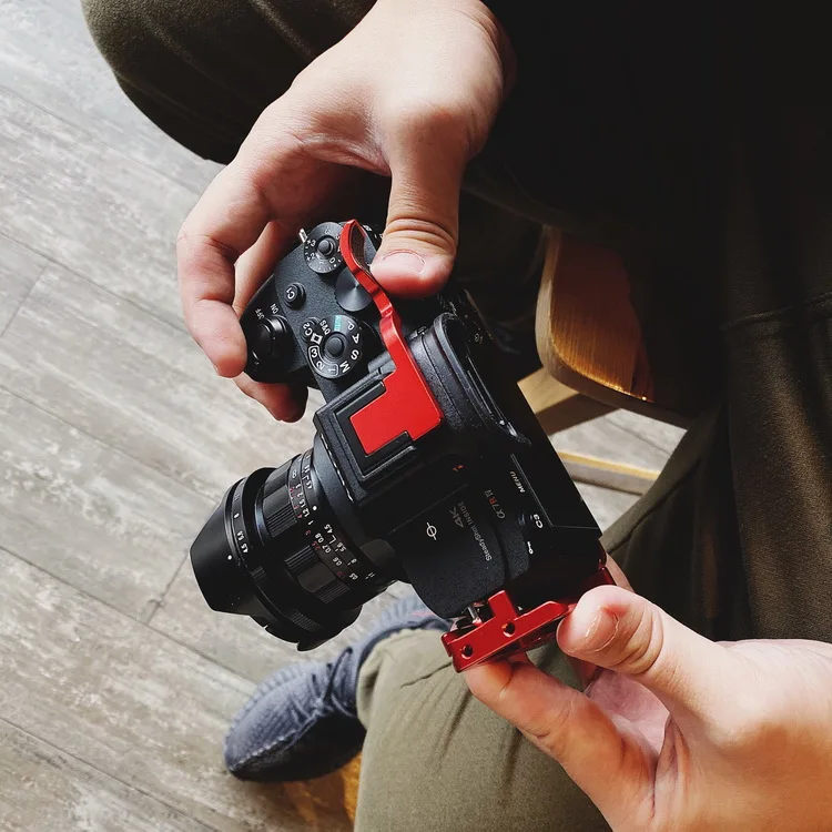 Высококачественный упор для большого пальца, красныйчерный для Sony A7M4 A7R4 A9II A7R IV (art.: 3a36837101c) - 3a36837101c