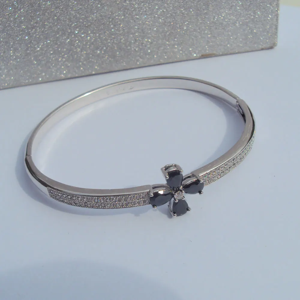 &quotxu ping &quot Elegance Senior design 18 K Fine Solid White Gold GF CZ Cubic Zircon Cross black Flower Macrame Bracelet 60# Women |