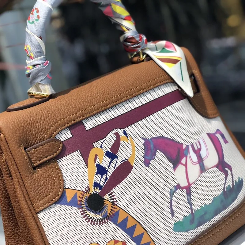 

Graffiti animal figure color drawing head layer cowhide and litchi grain single shoulder oblique straddle portable women's bag